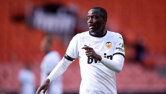 With plenty of uncertainty looming around the Nerazzurri, Inter have earmarked the Valencia center-back Mouctar Diakhaby as potential defensive option.