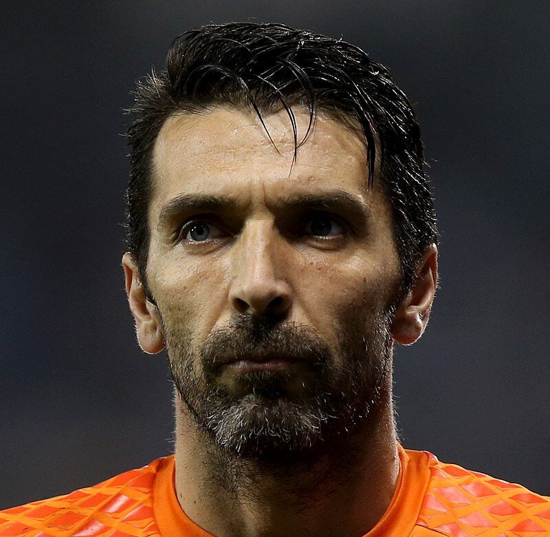 Gianluigi Buffon extends his role with the Italian national team ...